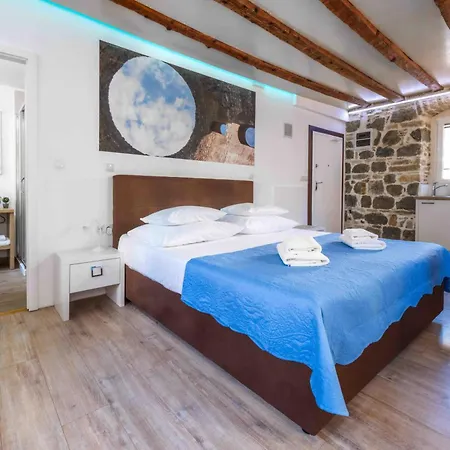 דירה Studio Central Split