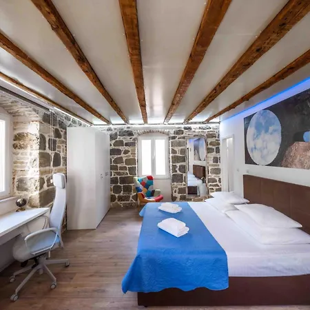 דירה Studio Central Split