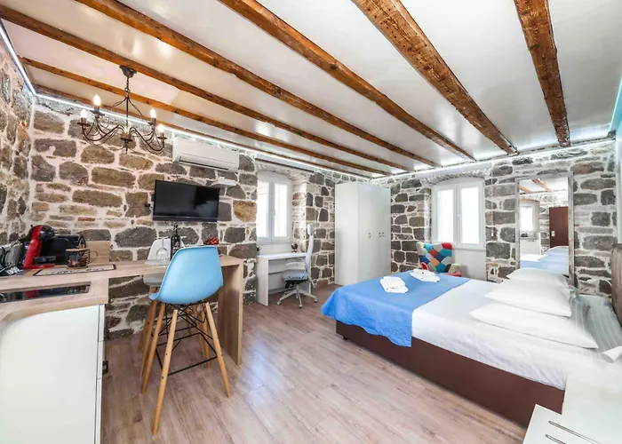 Studio Central Split