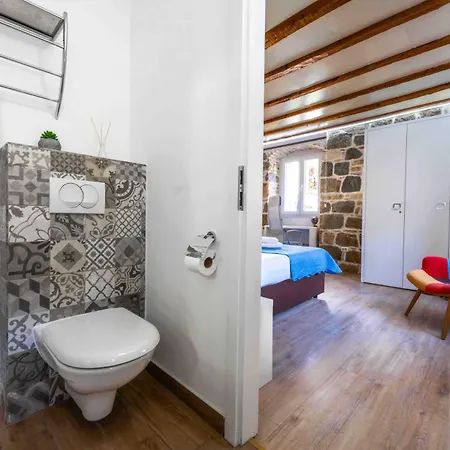 Studio Central Split Split